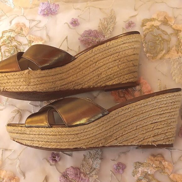 Footcandy Gold Wedge Sandals with Cross-Strap Design And Rope Sole.Beachy. - Picture 3 of 10